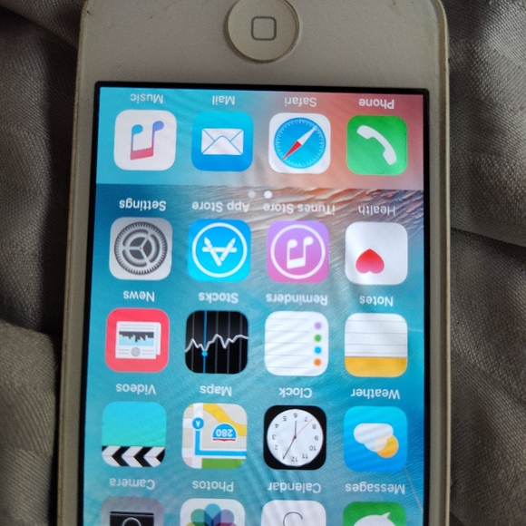 Iphones 4s Great Condition, Works Great - Picture 16 of 16